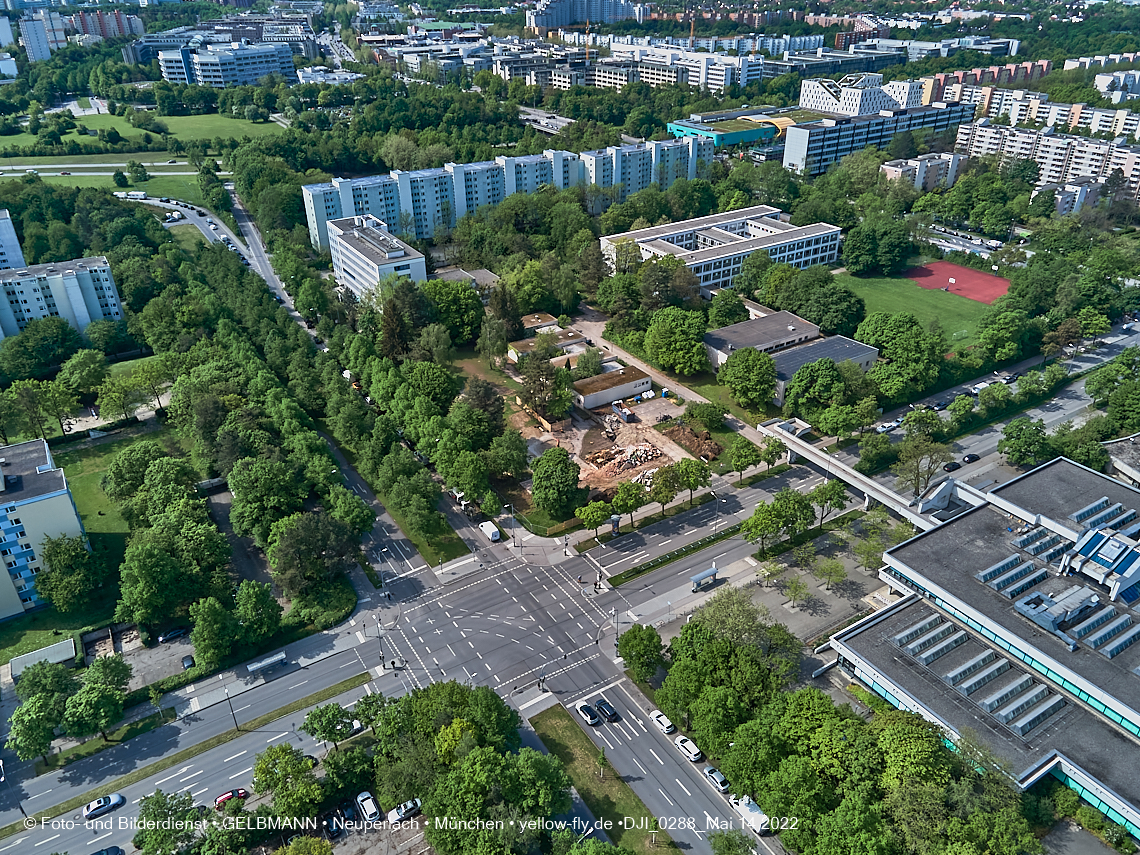 14.05.2022 - Luftbilder von der Baustelle Haus für Kinder in Neuperlach